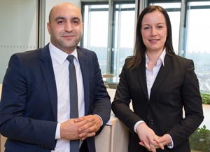 Zwei Kollegen im Interview Young Professionals bei der ARAG